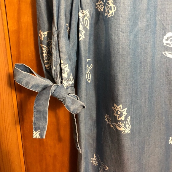 Old Navy Chambray Half Sleeve Flower Dress Sz. XS - Picture 3 of 6